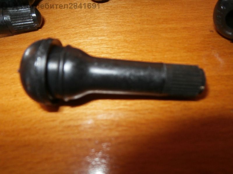 Продававам вентили за / джанти / безкамерни гуми.