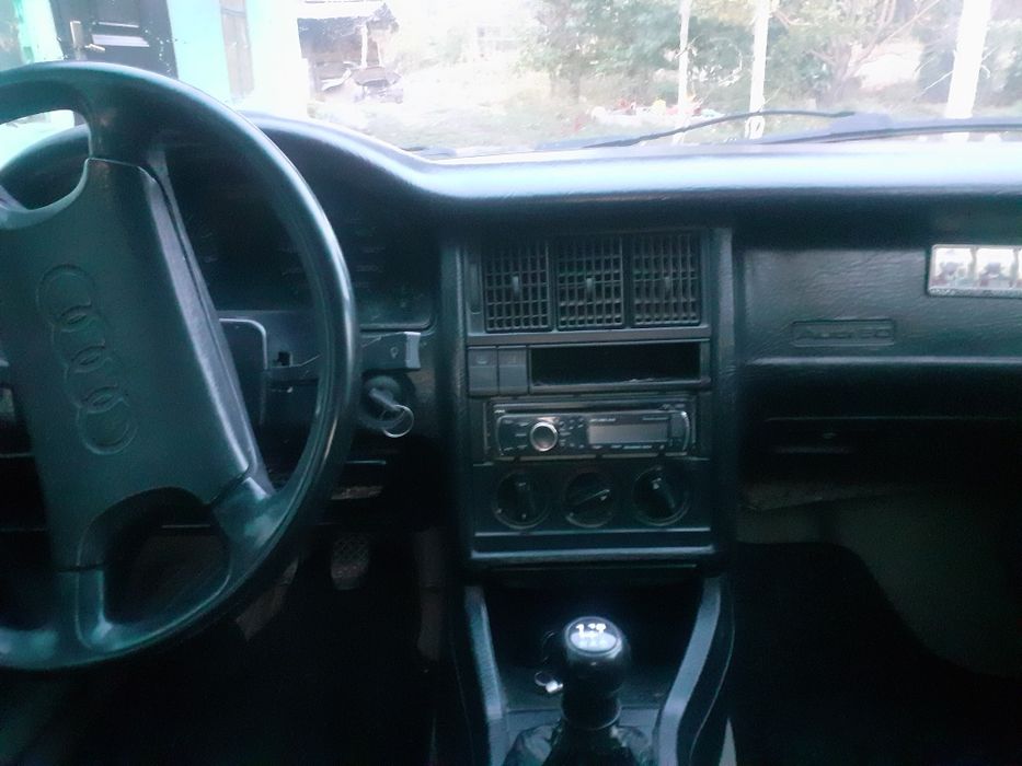 Продам Ауди 80. На ходу. Цена 600 тыс.