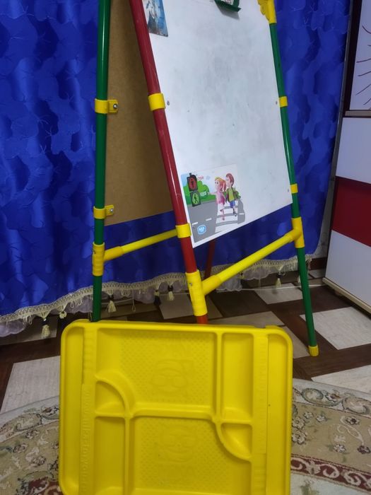 Продам доску для рисования, мелом и маркером.