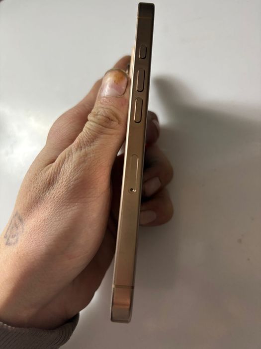 Продам айфон 16 про