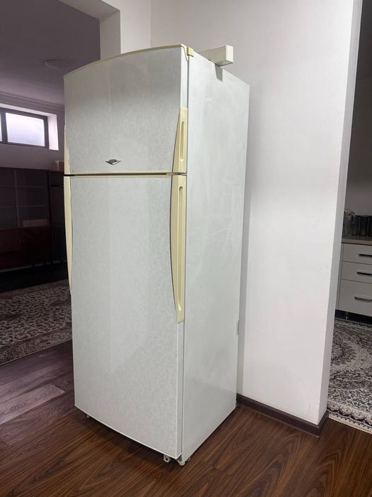 Холодильник Vestel