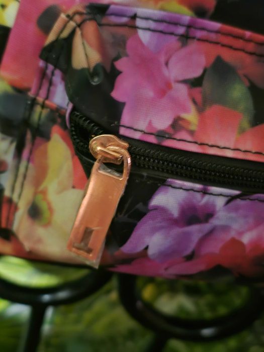 Ted Baker страхотна нова раничка