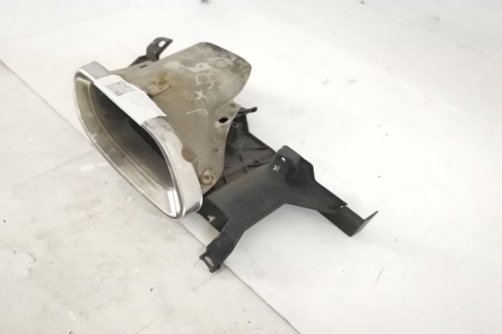 Оригинален десен ауспухов накрайник в добро състояние Мерцедес-Бенц /