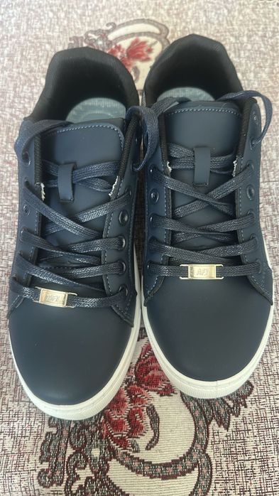 Продам кросовки мужские, новые