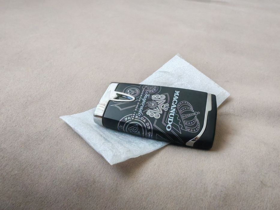 Здравейте продавам запалка на световно известната марка Macanudo.