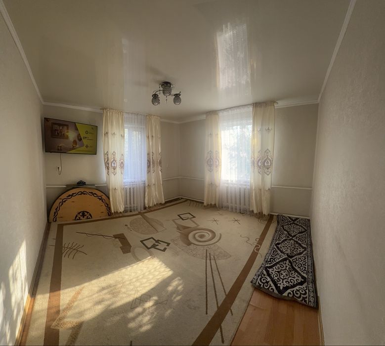 Продам дом заходи живи