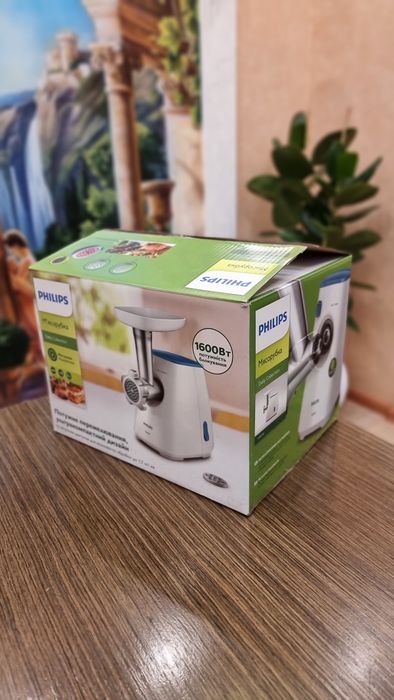 Мясорубка новая Philips HR2710/10