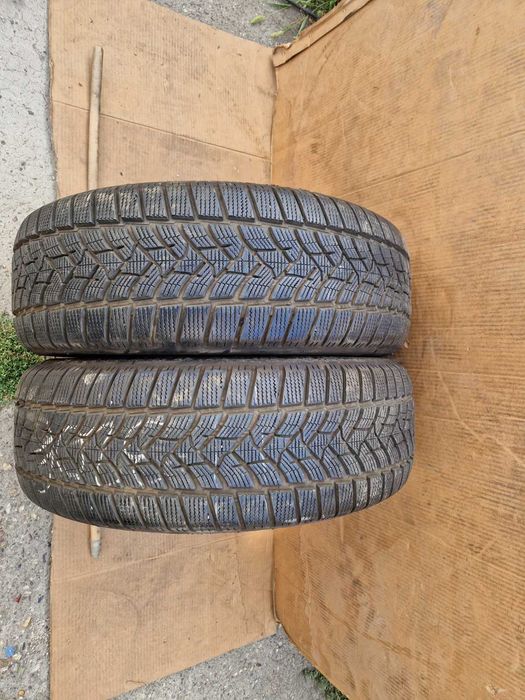 2 Dunlop R18 235/60 Зимни гуми  DOT3220