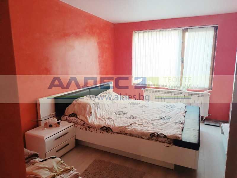 Дава се под наем Къща в Божурище - 250 кв.м за 1000 € - Снимка #4