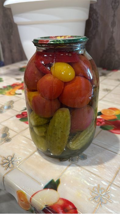 Помидоры ассорти 1600