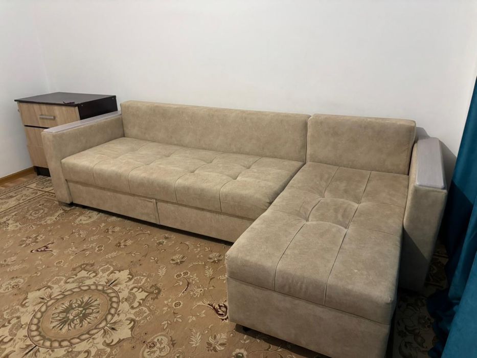 продам диван с 4 подушками