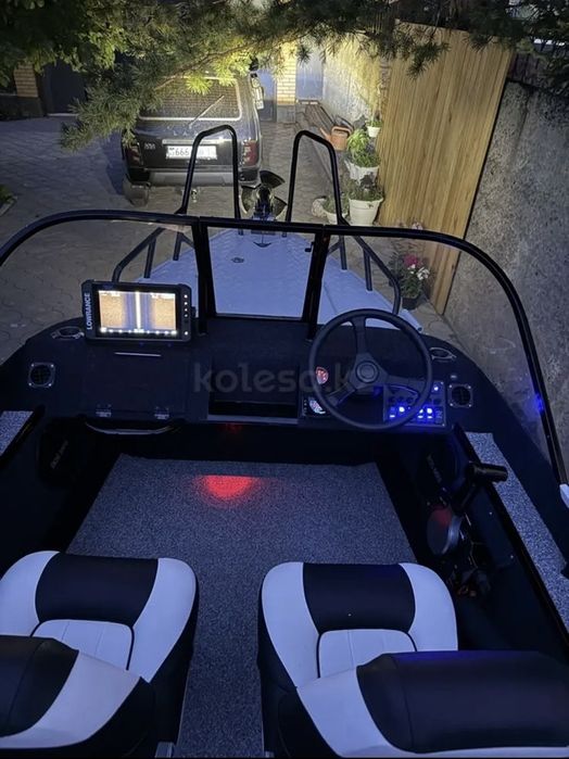 Продам лодку в отс.