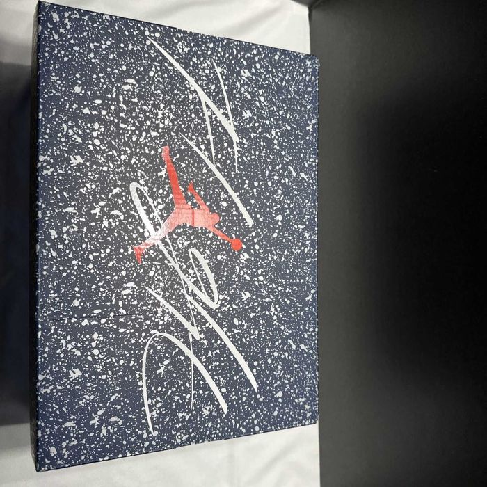 40 - Jordan 4 Retro Midnight Navy (descriere)