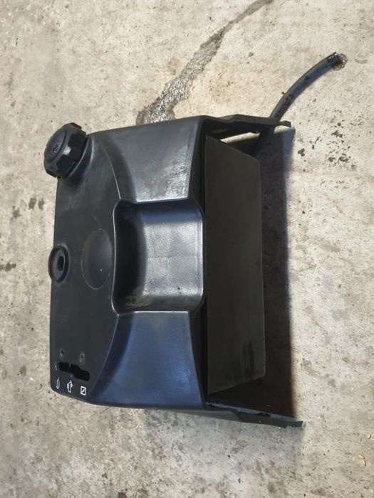 Rezervor tractoras tuns gazon tractor iarba