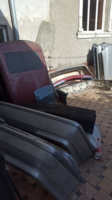 Запчасти на Мерседес 202 210