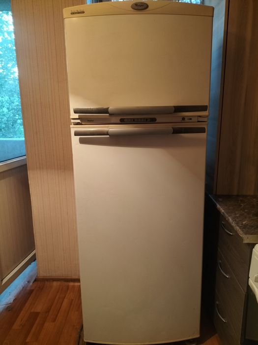 Продам холодильник