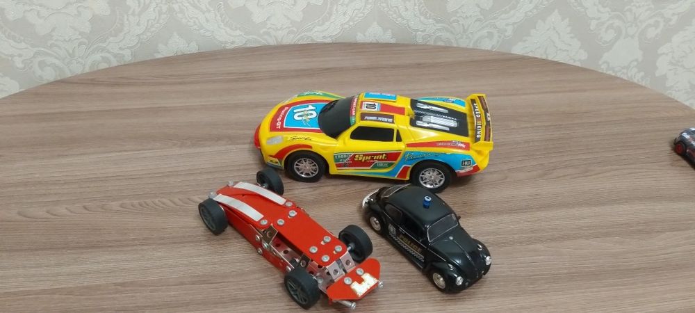 Продаются детские машинки-игрушки