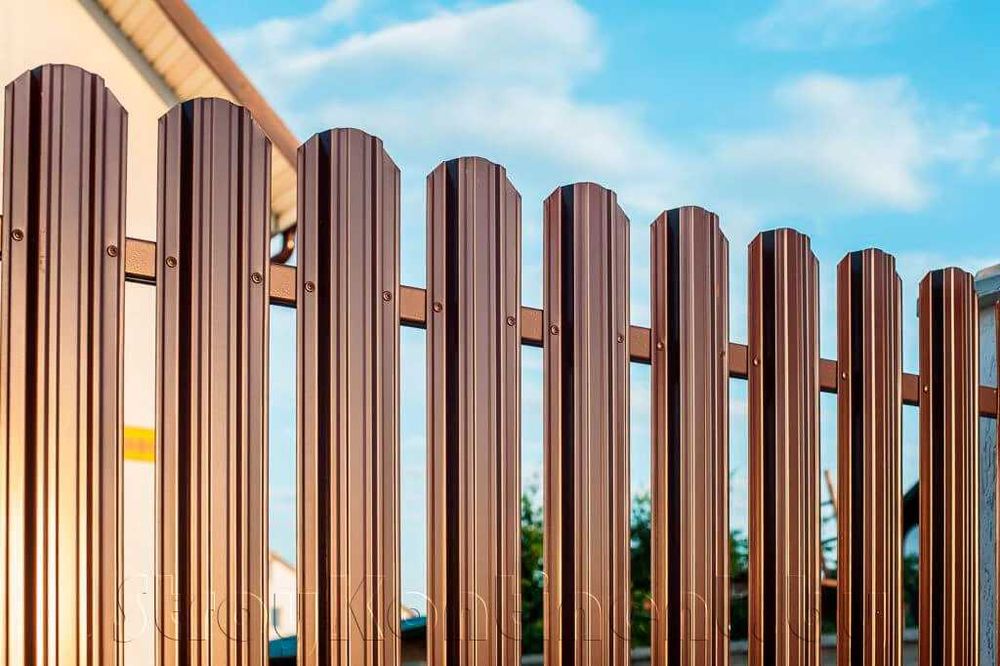 забор штакетник металлический