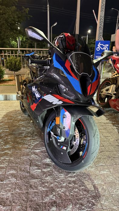 BMW M1000RR 2023года выпуска