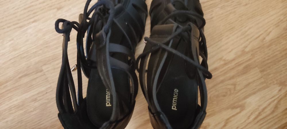 Vând sandale piele mărimea 37