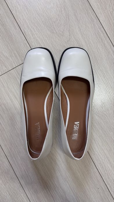 Цена за 2 туфельки с небольшими каблуками