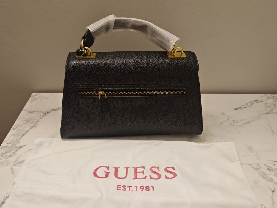 Продам новую сумку Guess
