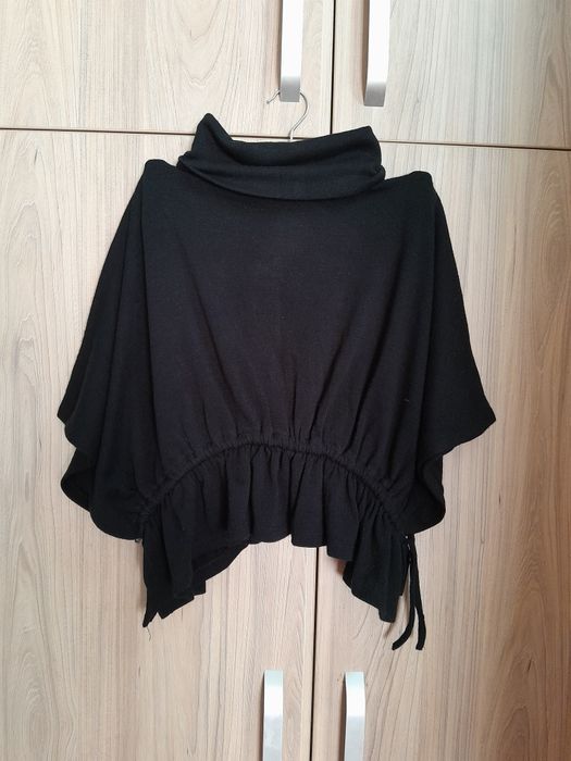 Poncho, mărime universală.