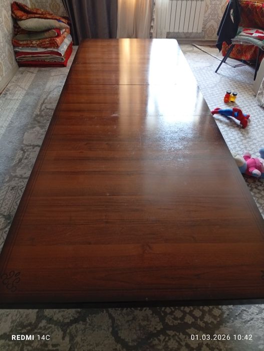 Стол стулья кухня