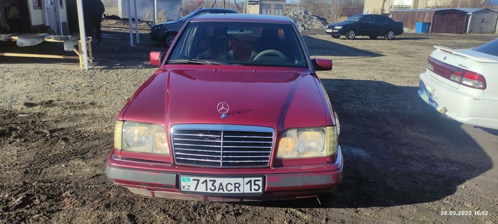 Продам автомобиль Мерседес 124