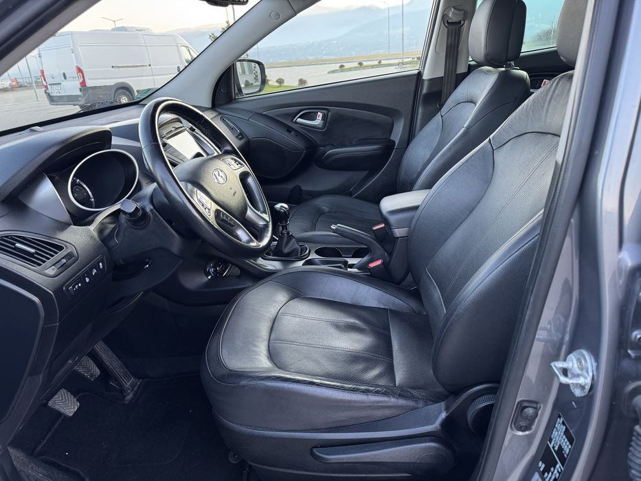 Hiunday ix35 edition motor 2.0 diesel 184cp euro5  4WD 4X4 adus recent