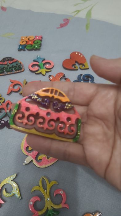 Этноброшь, дерево