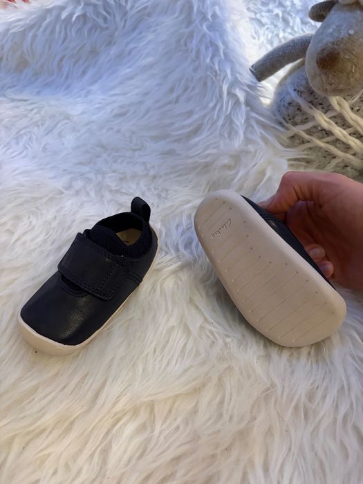 Обувки за прохождане Clarks