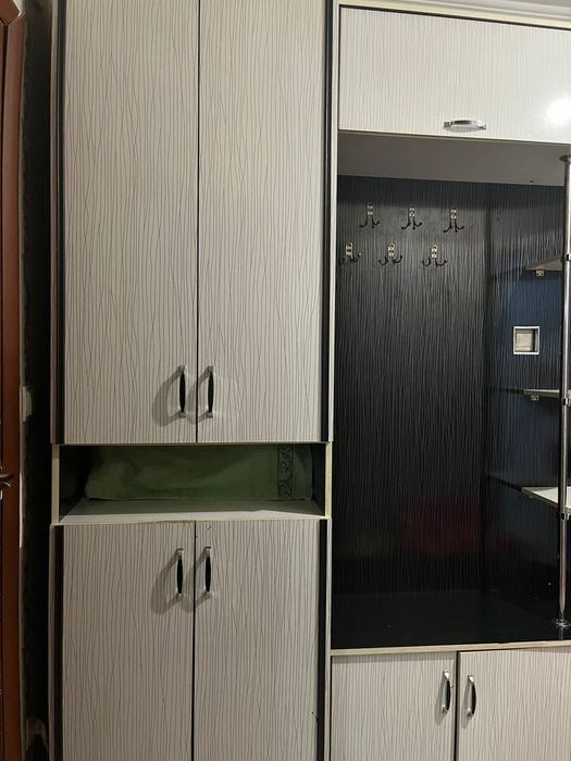 Срочно продам шкаф прихожие