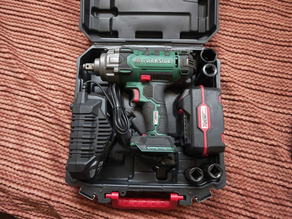 Акумулаторен ударен гайковерт Parkside