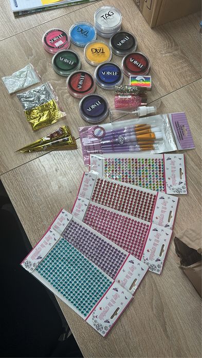 Продаю все длЯ аквагрима