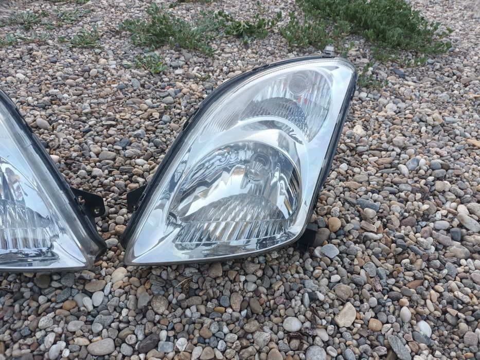 ляв и десен фар за сузуки суифт SUZUKI SWIFT 06 - 11 суйфт