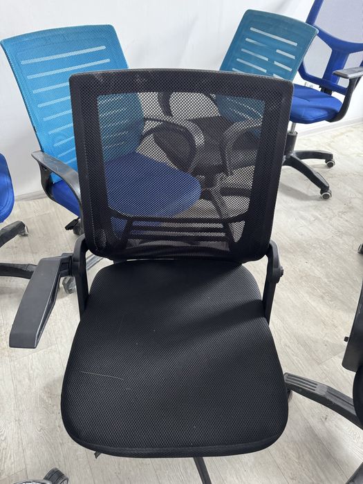 Продается офисные кресло