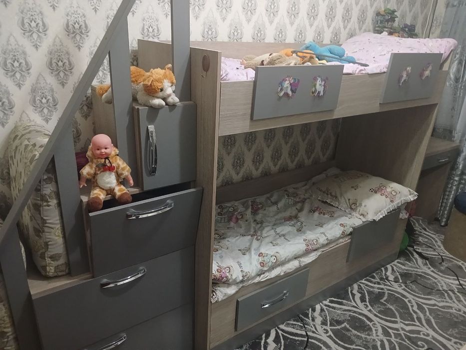 Продается Двухэтажный кровати в хорошем состояние