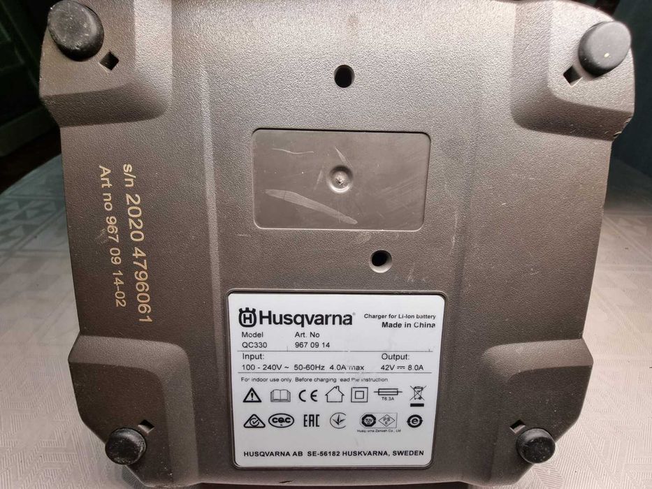 HUSQVARNA  QC 500 - Бързо зарядно 36V