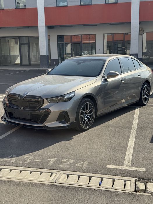 Bmw i5 35L 2024-Yil 11min yurgan Kraskasi Tozz +dop opsiya