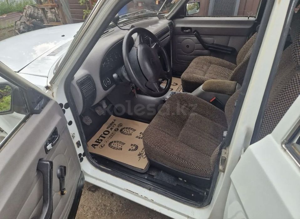 Волга 3110 года 1998