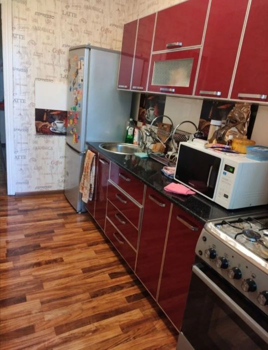 Продаётся 3/4/4 Чирчик Навои