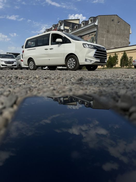 Jac M4 Mikroaftobuslar endi Miniven ko'rinishda