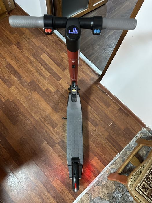 Trotinetă Electrică SEAT MÓ 25 (Ninebot ES2) – Stare Excelentă