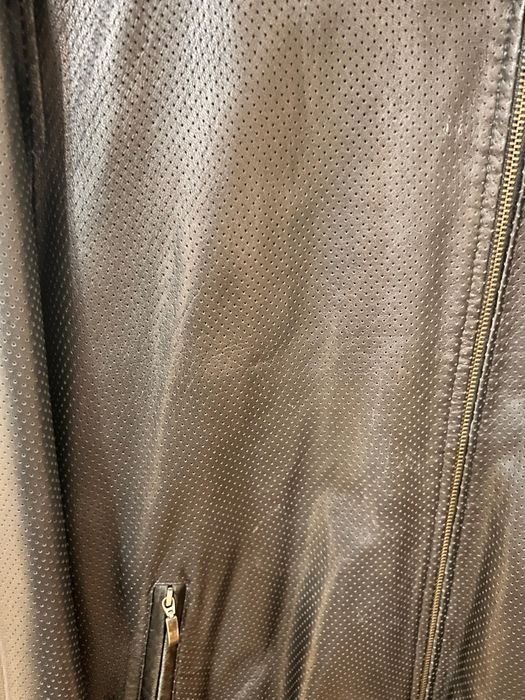 Кожаная куртка  .