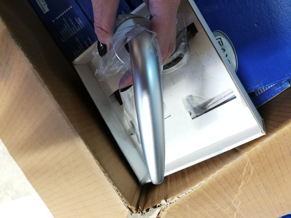 Дръжки за врати от цам