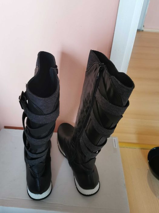 Дамски кожени ботуши