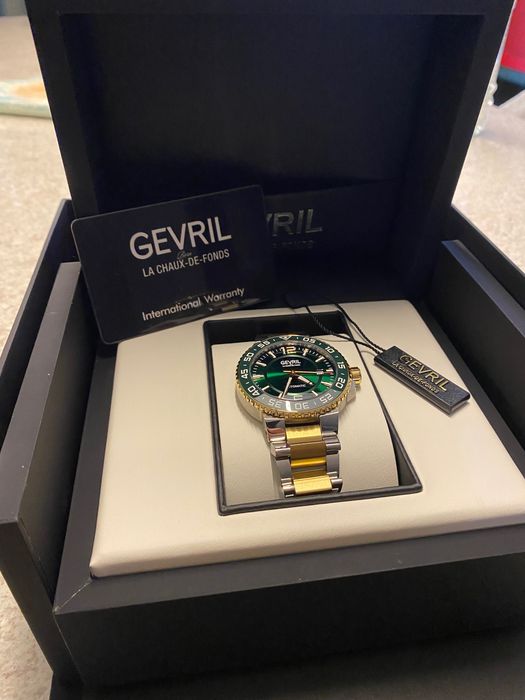 Швейцарски часовник automatic