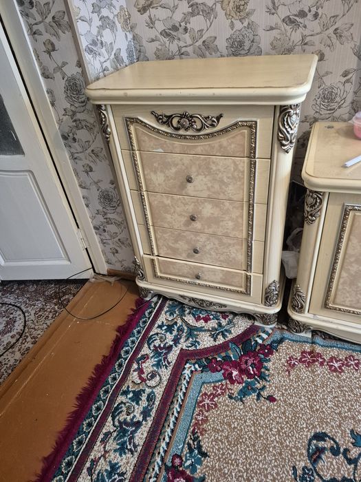 Продаю комод. Высота 1.5 м