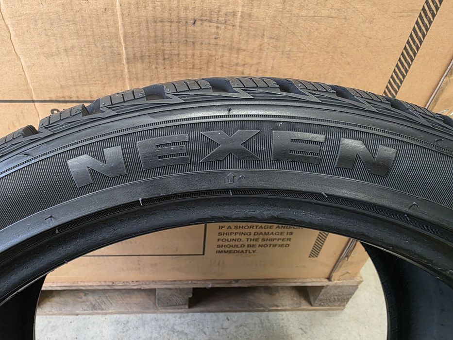 235/40/18 95T 4бр.NEXEN WINTER Неразличими от НОВИ Made in KOREA